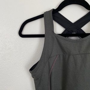 Saucony | Fitted Crossback Top